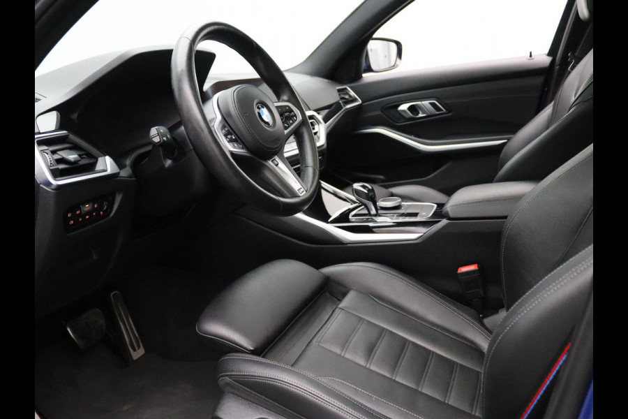 BMW 3-serie 184pk 320i High Executive Camera | Adapt. Cruise | Navi | Parkeersens. v+a | Stoel-/stuurverw. | Trekhaak