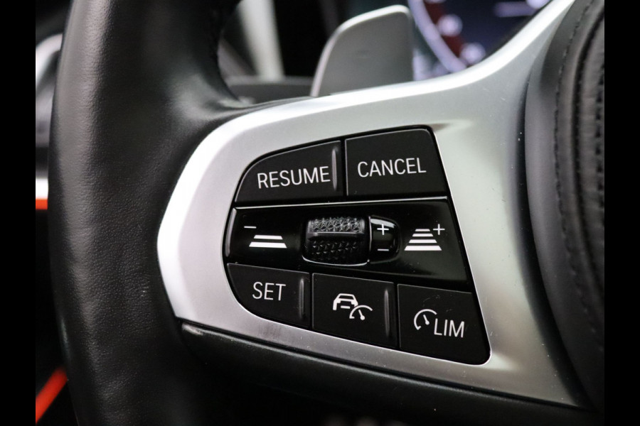 BMW 3-serie 184pk 320i High Executive Camera | Adapt. Cruise | Navi | Parkeersens. v+a | Stoel-/stuurverw. | Trekhaak