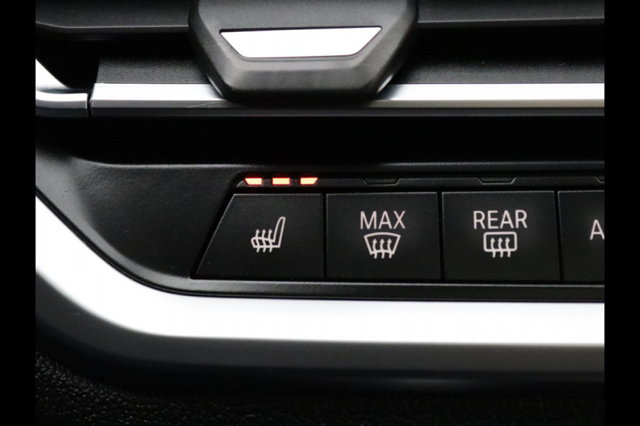 BMW 3-serie 184pk 320i High Executive Camera | Adapt. Cruise | Navi | Parkeersens. v+a | Stoel-/stuurverw. | Trekhaak