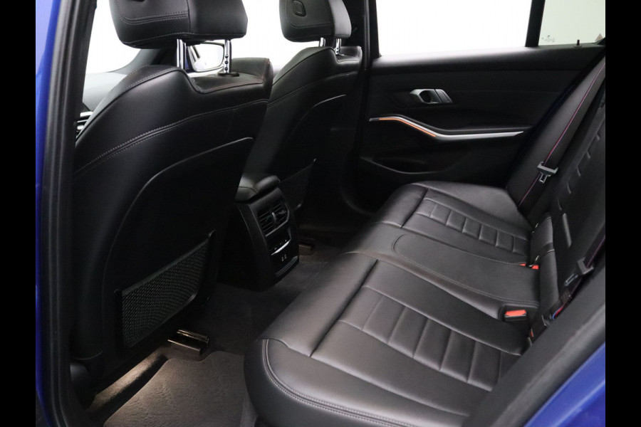 BMW 3-serie 184pk 320i High Executive Camera | Adapt. Cruise | Navi | Parkeersens. v+a | Stoel-/stuurverw. | Trekhaak