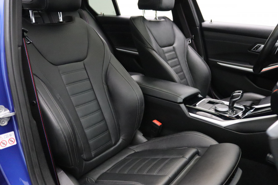 BMW 3-serie 184pk 320i High Executive Camera | Adapt. Cruise | Navi | Parkeersens. v+a | Stoel-/stuurverw. | Trekhaak