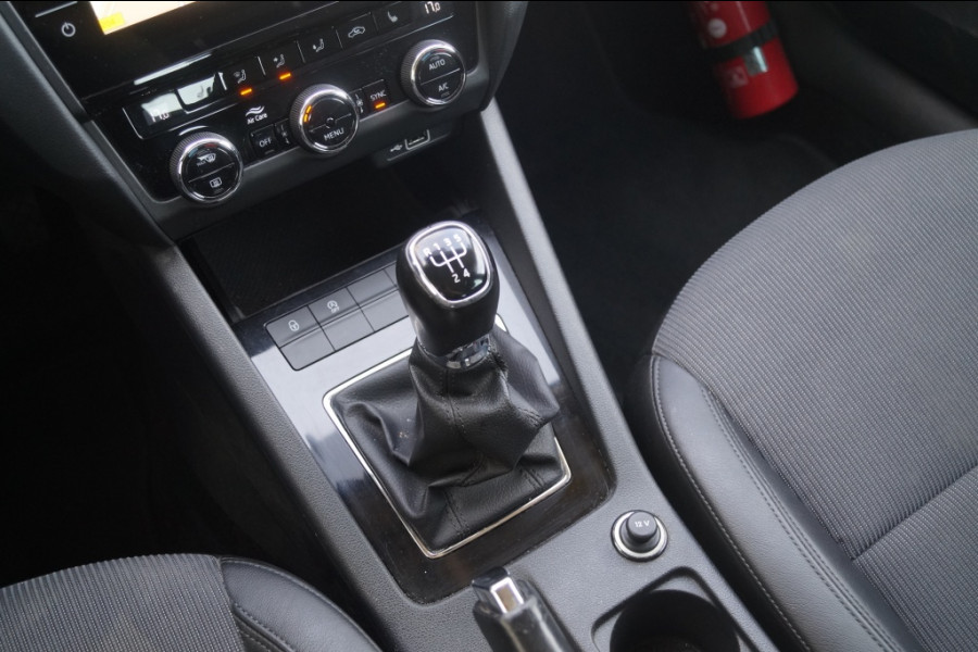 Škoda Octavia Combi 1.6 TDI Style -LED-NAVI-ECC-PDC-