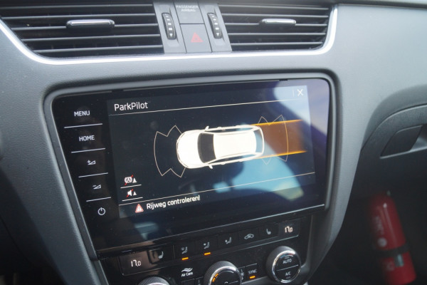 Škoda Octavia Combi 1.6 TDI Style -LED-NAVI-ECC-PDC-