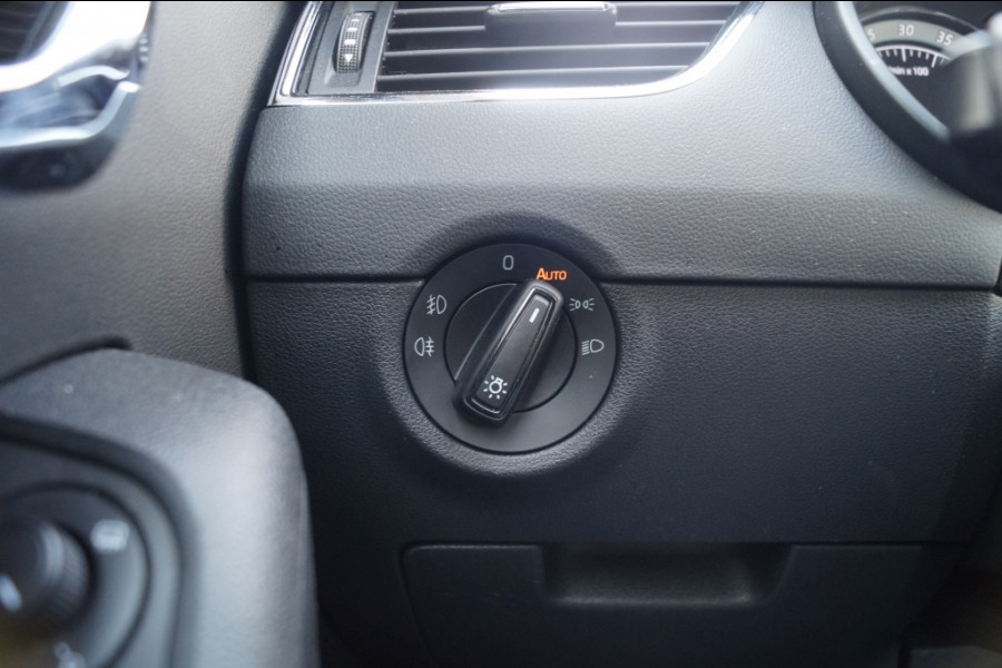 Škoda Octavia Combi 1.6 TDI Style -LED-NAVI-ECC-PDC-