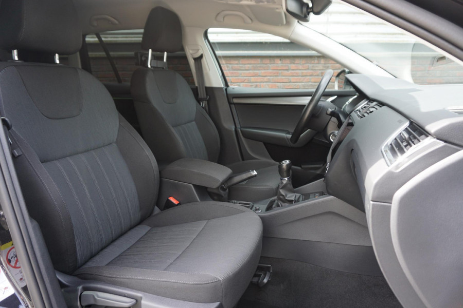 Škoda Octavia Combi 1.5 TSI 150PK Greentech Style Business Zeer Compleet.
