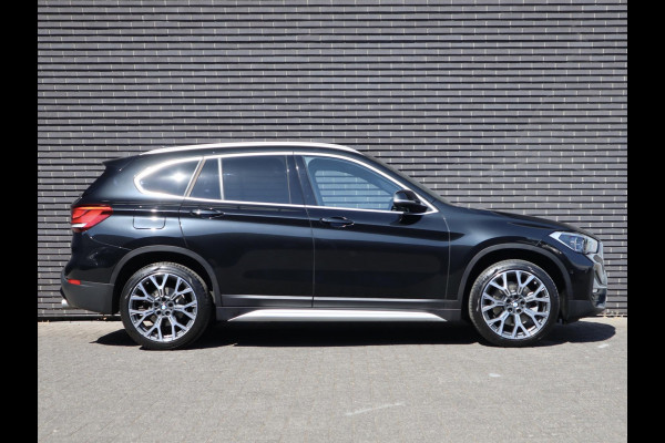 BMW X1 sDrive20i VDL Nedcar Edition | Head Up | Leder | Trekhaak |