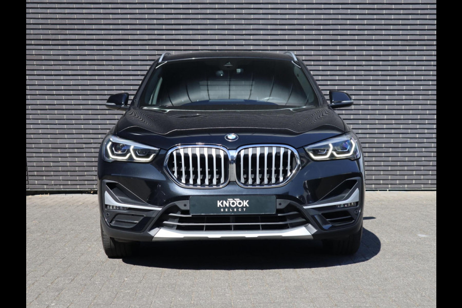BMW X1 sDrive20i VDL Nedcar Edition | Head Up | Leder | Trekhaak |