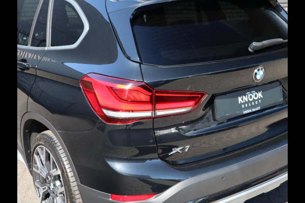 BMW X1 sDrive20i VDL Nedcar Edition | Head Up | Leder | Trekhaak |