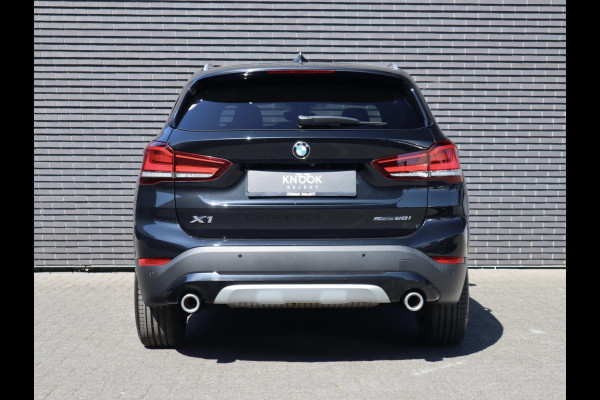 BMW X1 sDrive20i VDL Nedcar Edition | Head Up | Leder | Trekhaak |