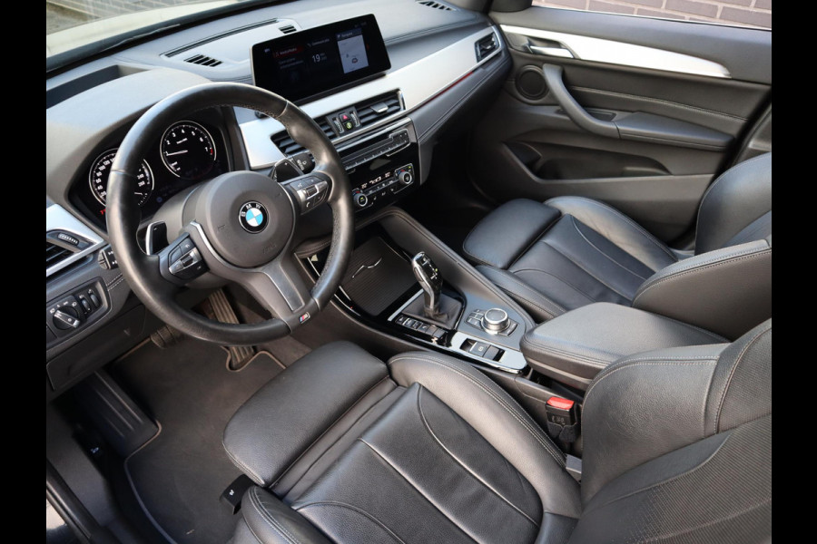 BMW X1 sDrive20i VDL Nedcar Edition | Head Up | Leder | Trekhaak |