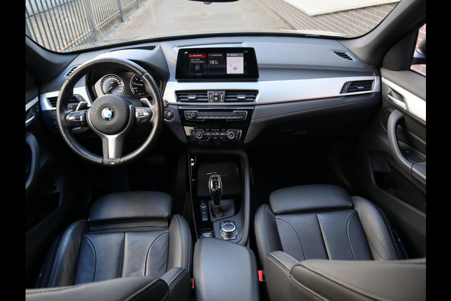 BMW X1 sDrive20i VDL Nedcar Edition | Head Up | Leder | Trekhaak |