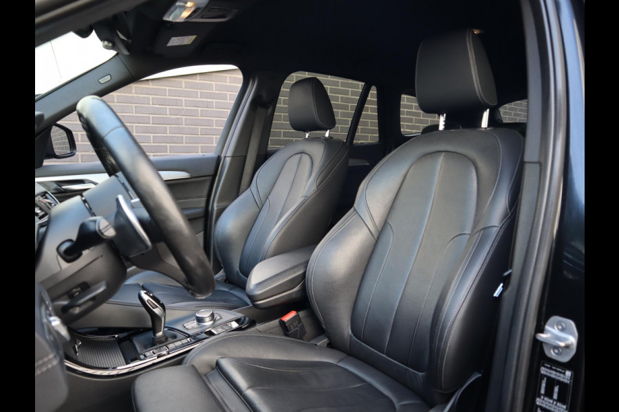 BMW X1 sDrive20i VDL Nedcar Edition | Head Up | Leder | Trekhaak |