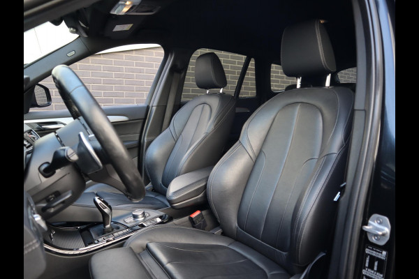 BMW X1 sDrive20i VDL Nedcar Edition | Head Up | Leder | Trekhaak |