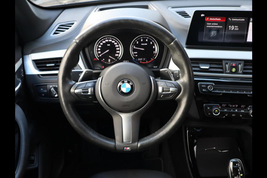 BMW X1 sDrive20i VDL Nedcar Edition | Head Up | Leder | Trekhaak |