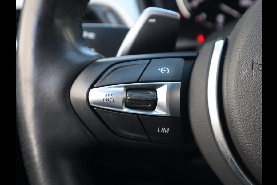 BMW X1 sDrive20i VDL Nedcar Edition | Head Up | Leder | Trekhaak |
