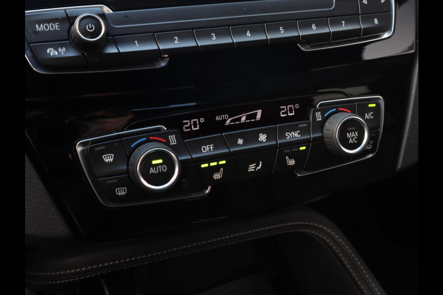 BMW X1 sDrive20i VDL Nedcar Edition | Head Up | Leder | Trekhaak |