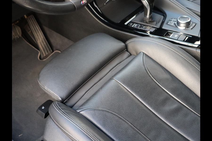 BMW X1 sDrive20i VDL Nedcar Edition | Head Up | Leder | Trekhaak |
