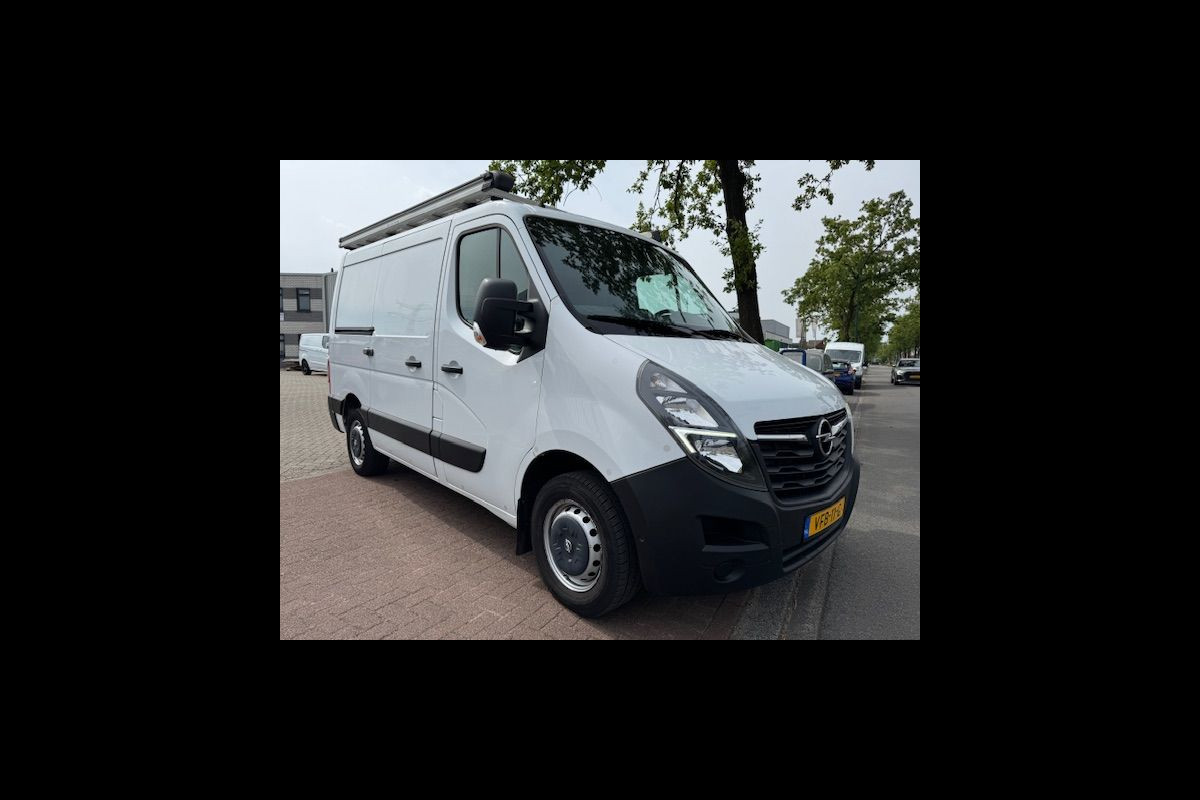 Opel Movano 2.3 Turbo 136pk Euro 6 155.000km 1e Eigenaar Airco,Camera,Imperiaal Nette Auto Opel Movano 2.3 Turbo 136pk Euro 6 155.000km 1e Eigenaar Airco,Camera,Imperiaal Nette Auto