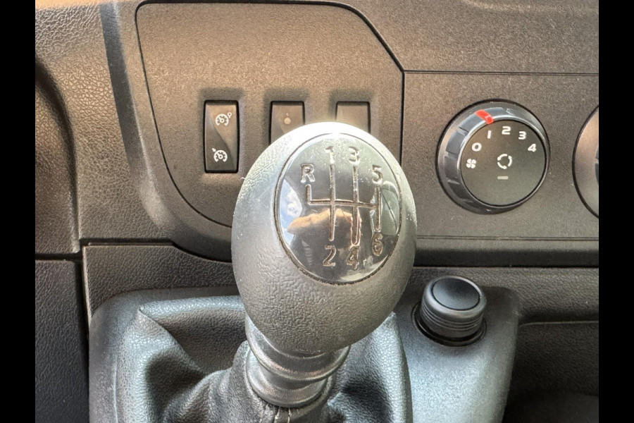 Renault Master T35 2.3 dCi L3H2 Laadklep Airco Cruise Bluetooth Navigatie systeem