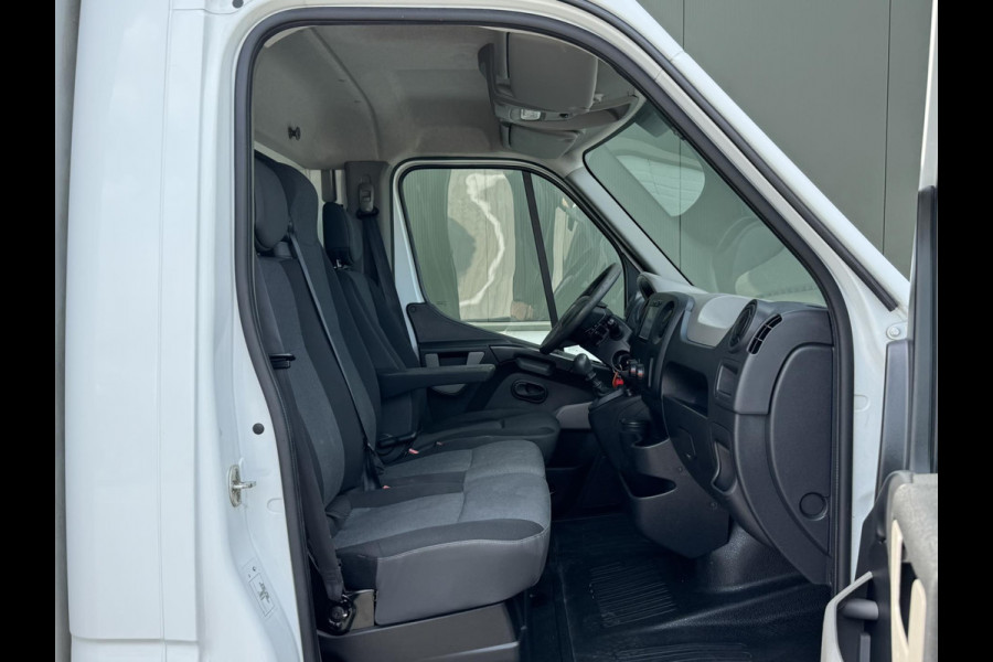 Renault Master T35 2.3 dCi L3H2 Laadklep Airco Cruise Bluetooth Navigatie systeem
