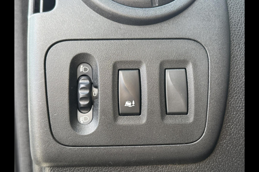 Renault Master T35 2.3 dCi L3H2 Laadklep Airco Cruise Bluetooth Navigatie systeem
