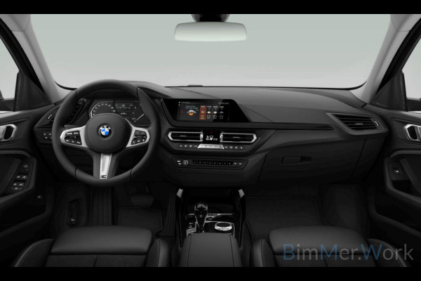 BMW 1-serie 118i High Executive Edition | Virtual Dash | Apple Carplay | Stoelverwarming | Leer | Led | Keyless | PDC | Shadow Line | Automaat | M Sport Stuur | Climate Control | Cruise Control |