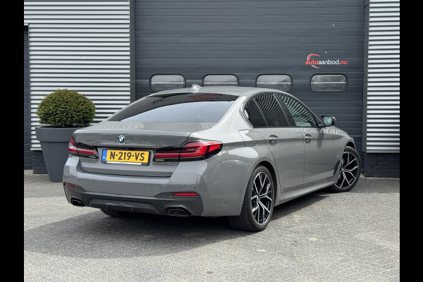 BMW 5 Serie 520i High Executive M pakket | Camera | 19 Inch Lichtmetalen Velgen | Navigatie | Stoelverwarming