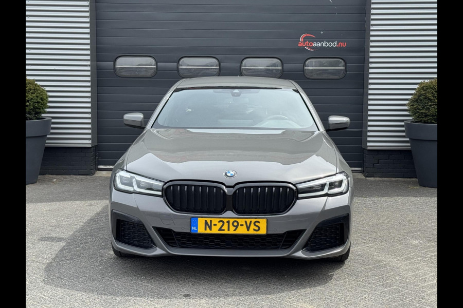BMW 5 Serie 520i High Executive M pakket | Camera | 19 Inch Lichtmetalen Velgen | Navigatie | Stoelverwarming