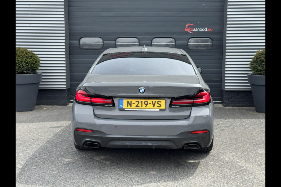 BMW 5 Serie 520i High Executive M pakket | Camera | 19 Inch Lichtmetalen Velgen | Navigatie | Stoelverwarming