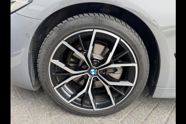 BMW 5 Serie 520i High Executive M pakket | Camera | 19 Inch Lichtmetalen Velgen | Navigatie | Stoelverwarming
