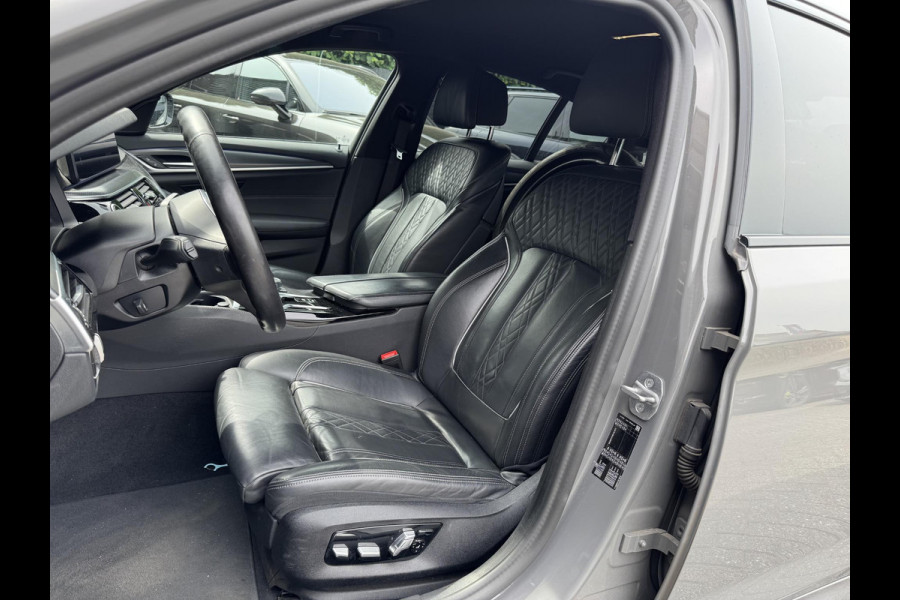 BMW 5 Serie 520i High Executive M pakket | Camera | 19 Inch Lichtmetalen Velgen | Navigatie | Stoelverwarming