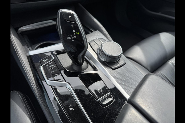 BMW 5 Serie 520i High Executive M pakket | Camera | 19 Inch Lichtmetalen Velgen | Navigatie | Stoelverwarming