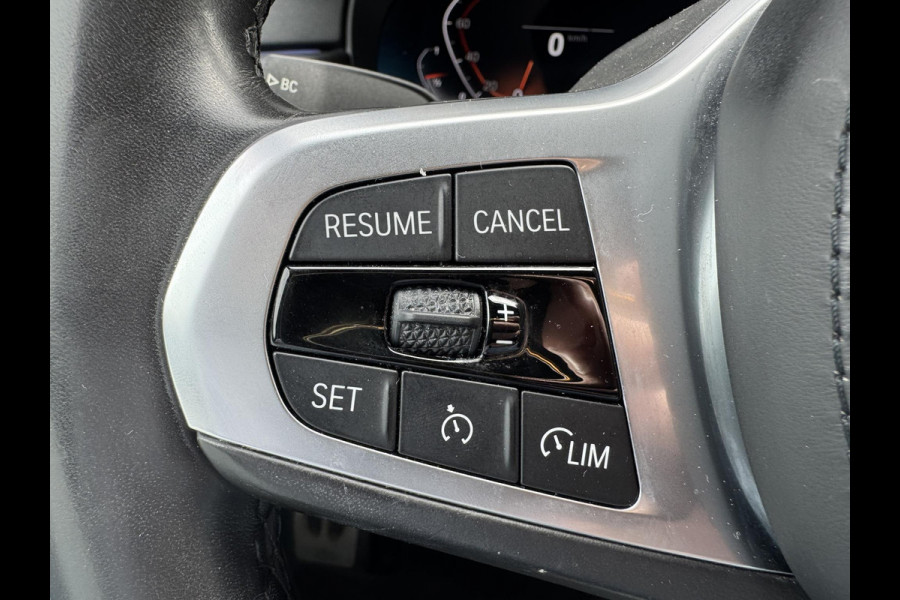 BMW 5 Serie 520i High Executive M pakket | Camera | 19 Inch Lichtmetalen Velgen | Navigatie | Stoelverwarming