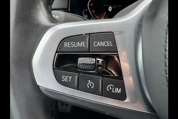 BMW 5 Serie 520i High Executive M pakket | Camera | 19 Inch Lichtmetalen Velgen | Navigatie | Stoelverwarming