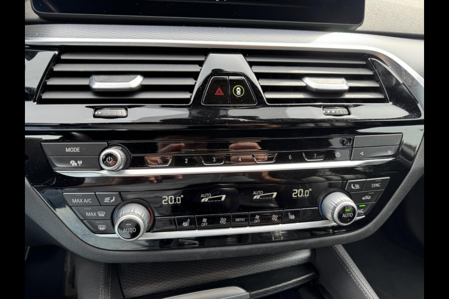 BMW 5 Serie 520i High Executive M pakket | Camera | 19 Inch Lichtmetalen Velgen | Navigatie | Stoelverwarming