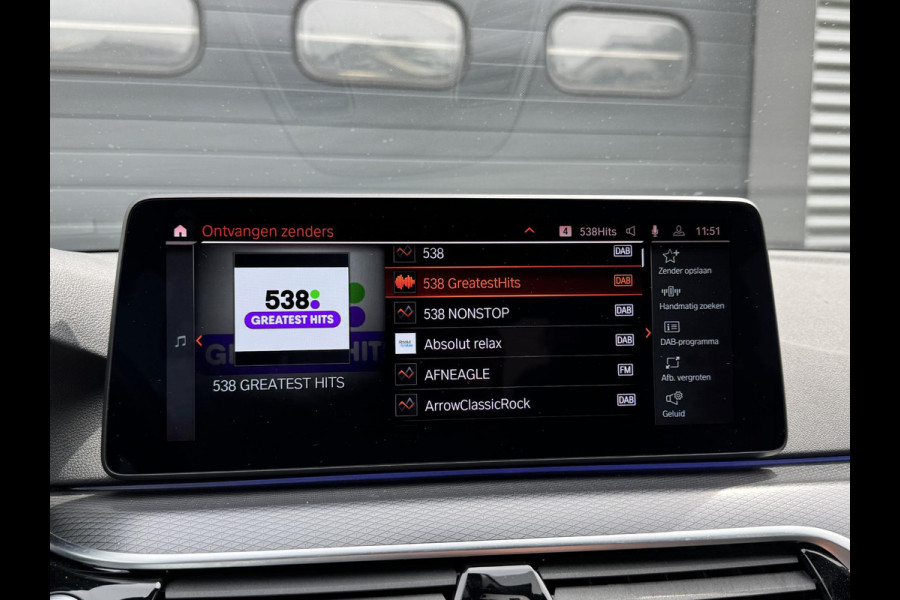 BMW 5 Serie 520i High Executive M pakket | Camera | 19 Inch Lichtmetalen Velgen | Navigatie | Stoelverwarming