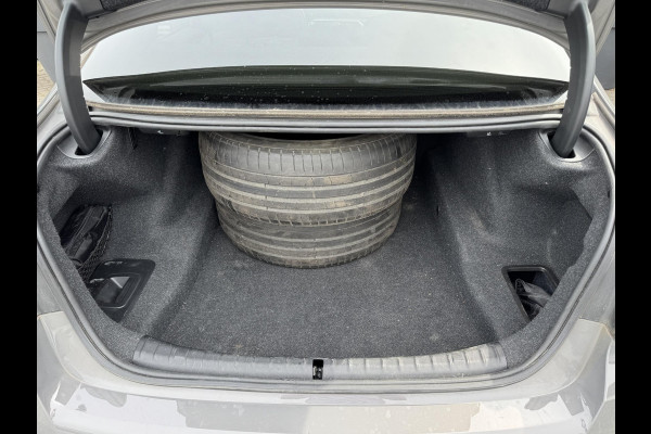 BMW 5 Serie 520i High Executive M pakket | Camera | 19 Inch Lichtmetalen Velgen | Navigatie | Stoelverwarming
