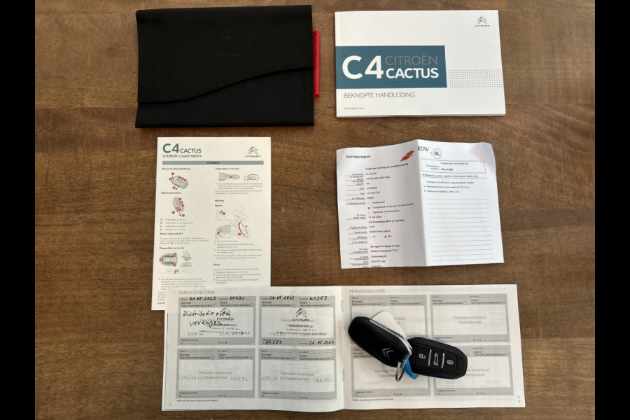 Citroën C4 Cactus 1.2 PT 110pk Shine Leder, Navi, Camera, Carplay, 17" LMV