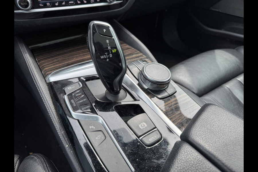 BMW 5 Serie 540d xDrive High Executive | M pakket | Panorama dak | Memory stoelen | Heads up Display | Adaptieve cruis control | Herman Kardon