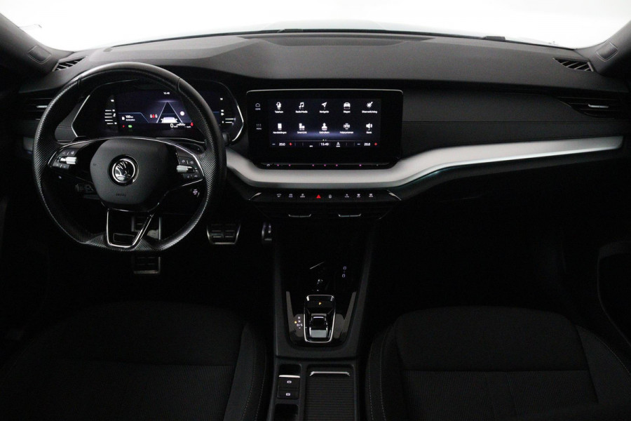 Škoda Octavia Combi 1.0 e-TSI Sport Business (PARKEERSENSOREN, TREKHAAK, CRUISE, STUURVERWARMING, NAVIGATIE, SFEERVERLICHTING)