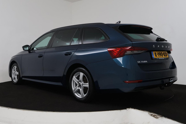 Škoda Octavia Combi 1.0 e-TSI Sport Business (PARKEERSENSOREN, TREKHAAK, CRUISE, STUURVERWARMING, NAVIGATIE, SFEERVERLICHTING)