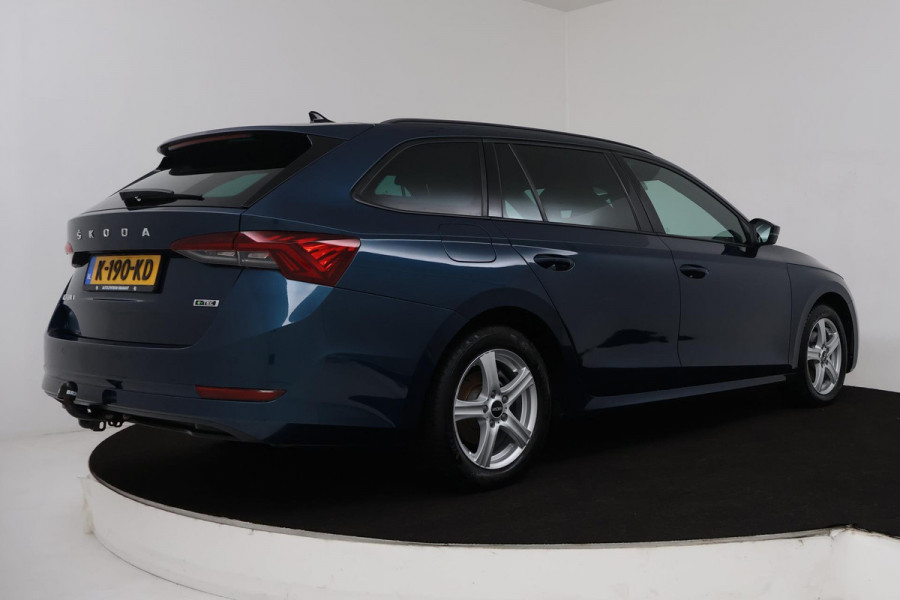 Škoda Octavia Combi 1.0 e-TSI Sport Business (PARKEERSENSOREN, TREKHAAK, CRUISE, STUURVERWARMING, NAVIGATIE, SFEERVERLICHTING)