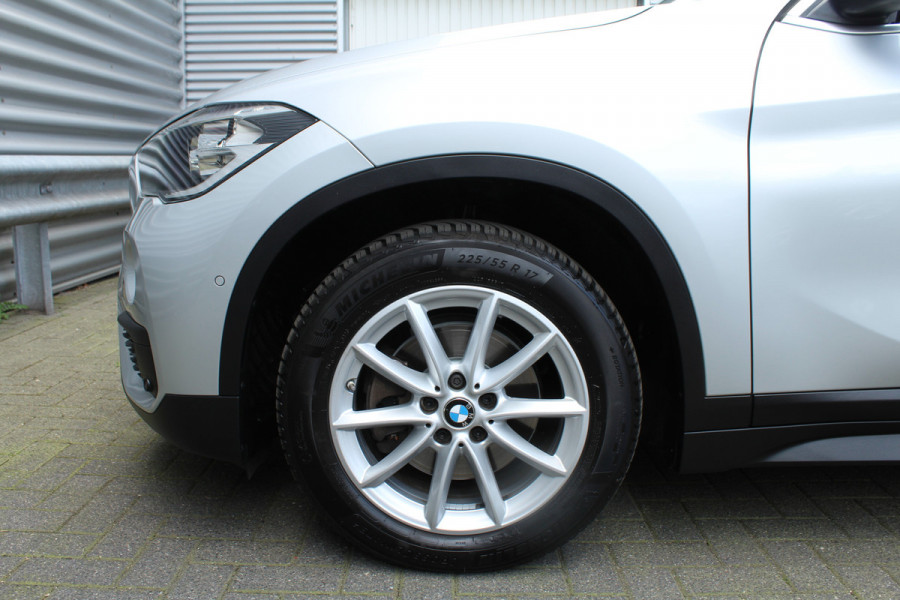 BMW X1 sDrive18i 141pk AUTOMAAT NL-Auto NAP 74.942km Clima Cruise Navi Camera HUD Keyless El. Klep 17"LMV