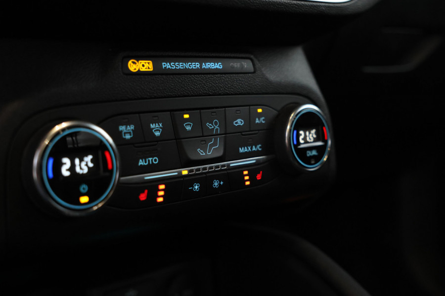 Ford FOCUS Wagon 1.5 EcoBlue Titanium X Business Automaat, Nieuwe db set , Apple Carplay, Parkeersensoren