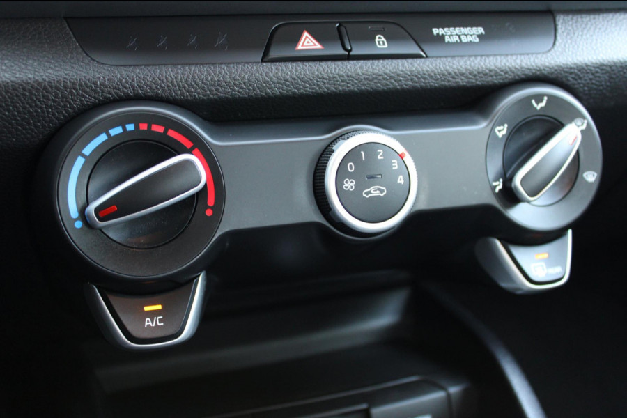 Kia Stonic 1.0 T-GDi DynamicLine Airco Navi Camera Carplay Nap