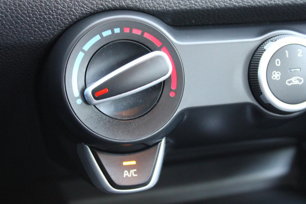 Kia Stonic 1.0 T-GDi DynamicLine Airco Navi Camera Carplay Nap