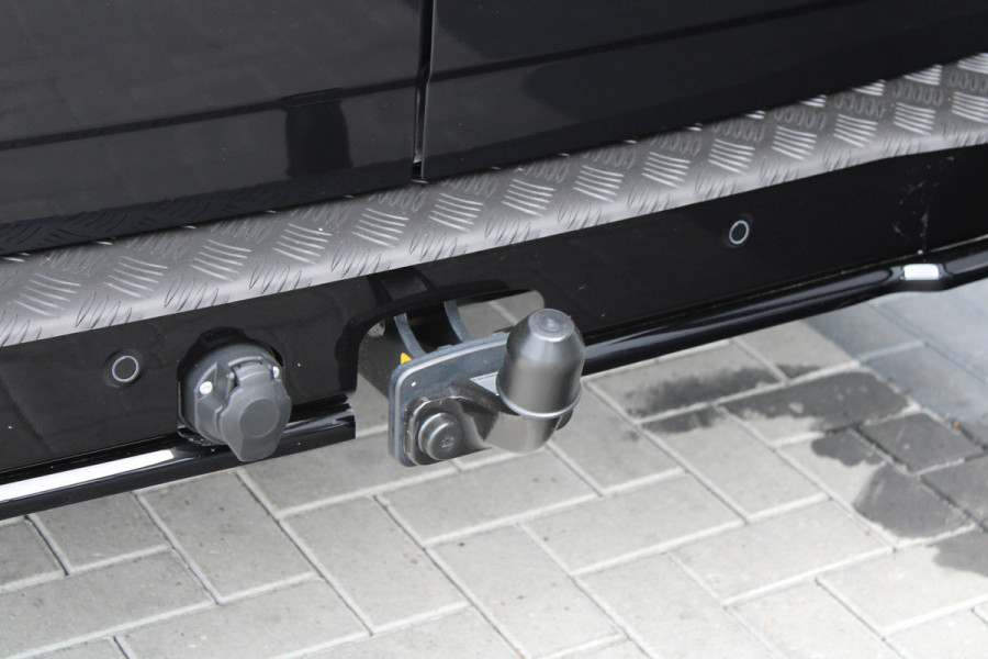 Ford Transit Custom 300 2.0 TDCI L2H1 Limited 136 pk - Side Bars - Voor & Achter Splitter - Spoiler - Trekhaak - Camera - Carplay