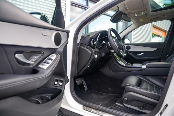 Mercedes-Benz GLC 300e 4MATIC AMG Panoramadak Leer Cruise Clima Stoelverw. DAB+ 19''LM