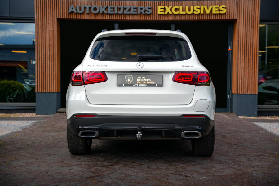 Mercedes-Benz GLC 300e 4MATIC AMG Panoramadak Leer Cruise Clima Stoelverw. DAB+ 19''LM