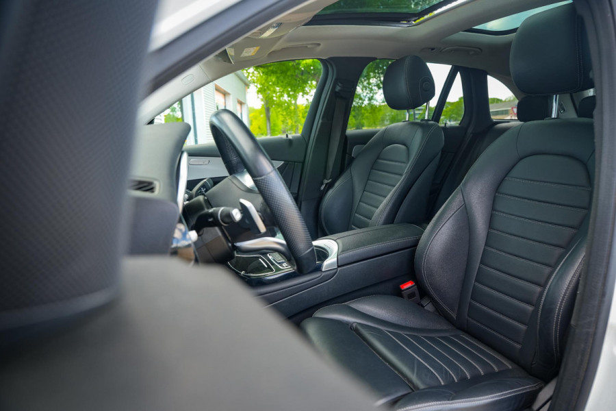 Mercedes-Benz GLC 300e 4MATIC AMG Panoramadak Leer Cruise Clima Stoelverw. DAB+ 19''LM